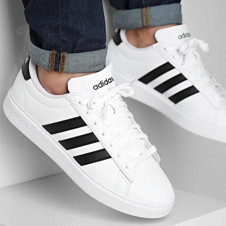 Adidas — photo 1